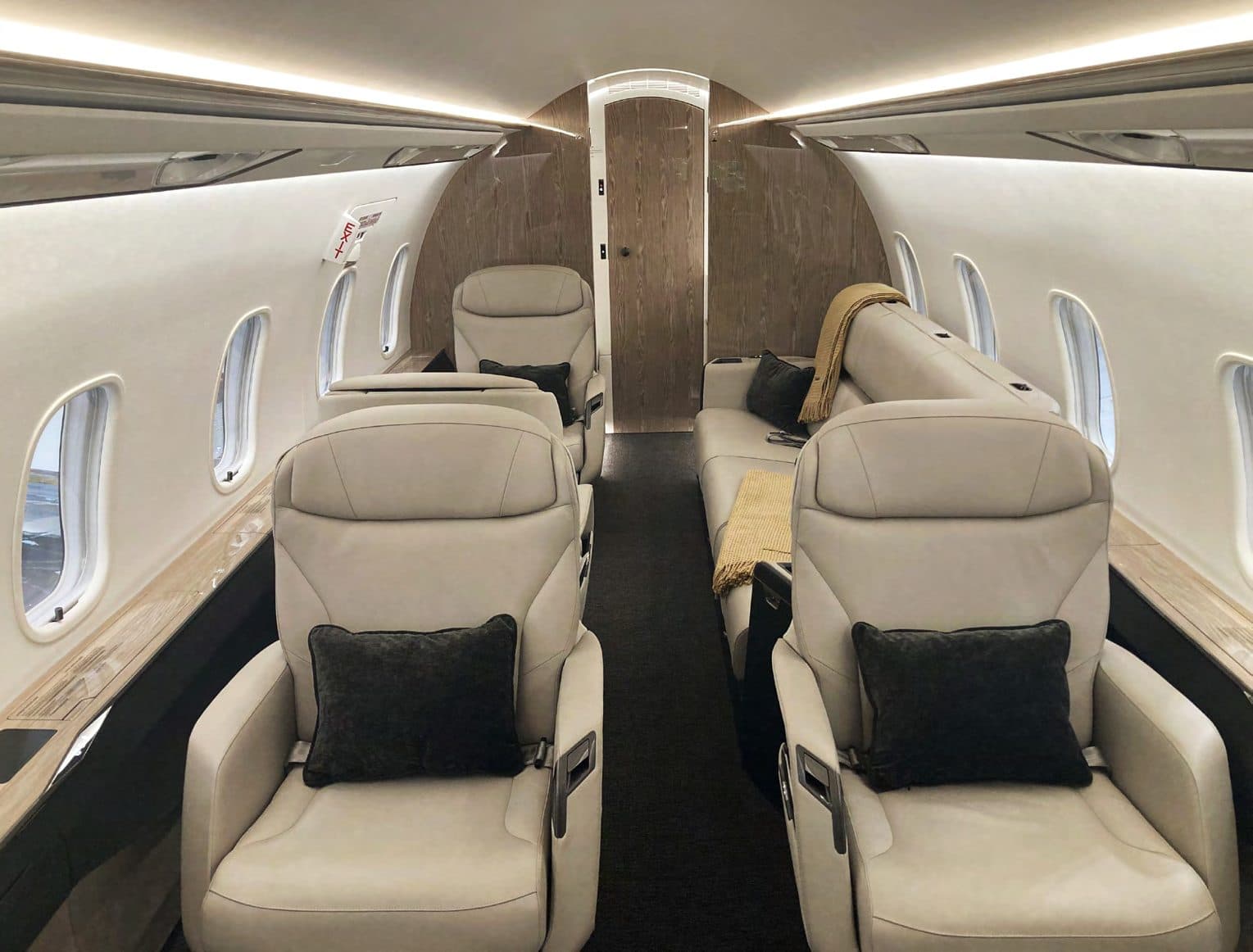 Bombardier Challenger 3500 cabin