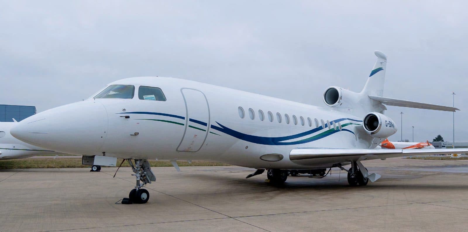 Dassault Falcon 7X exterior