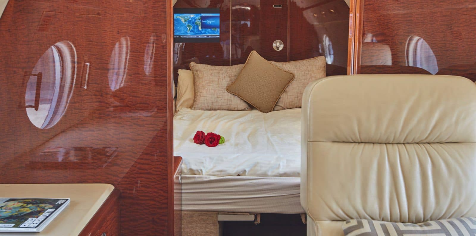 Divans that convert to beds · G450