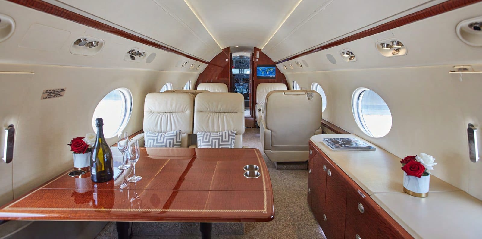 Gulfstream G450 cabin