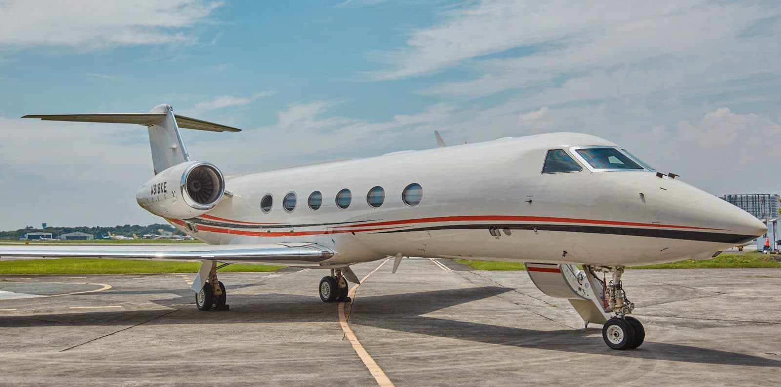 Gulfstream G450 exterior