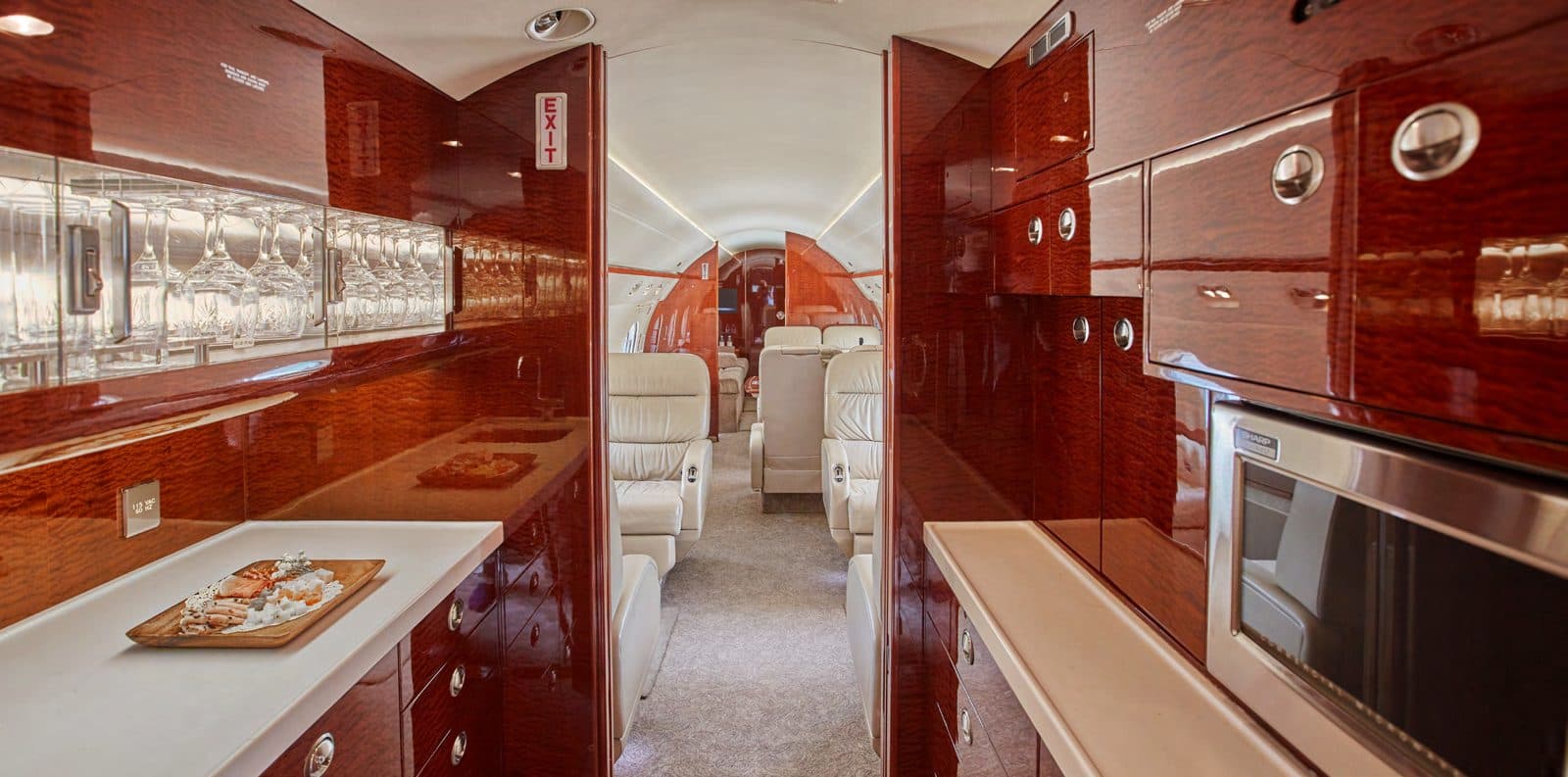 Full galley & catering · G450