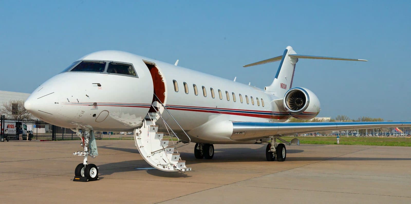 Bombardier Global Express exterior